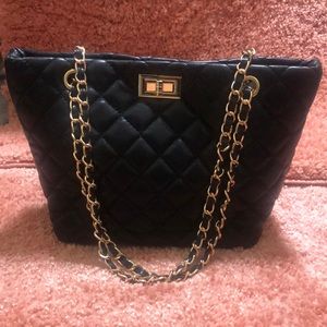 ✨NEW LISTING ✨ Black, Quilted Tote Bag